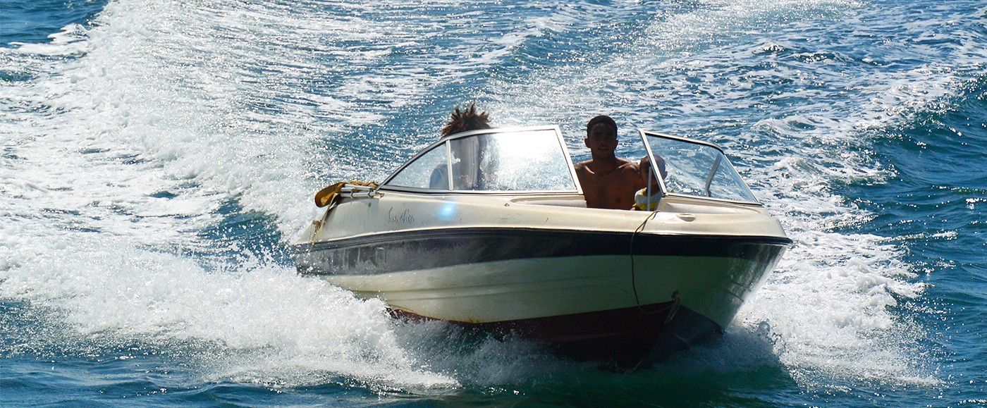 Lamu is at 1 hour only from Nairobi, 3 daily flights come to the island, then 10mns by boat to the house. 