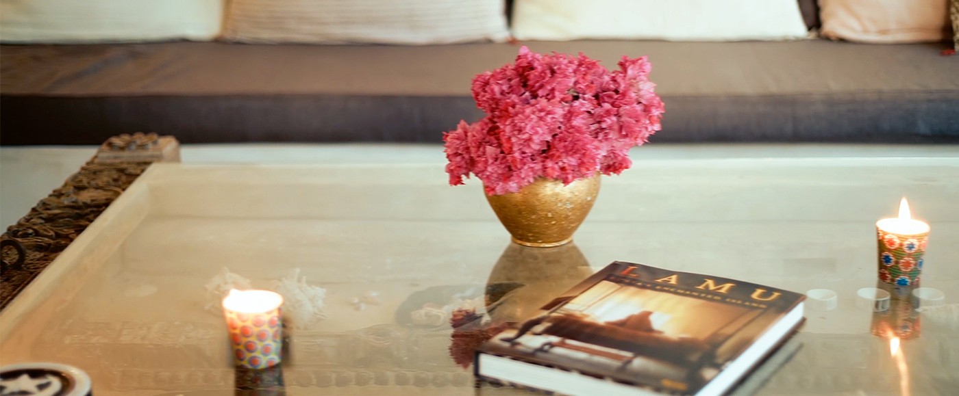 A sleek and simple decoration, authentic and sophisticated too.